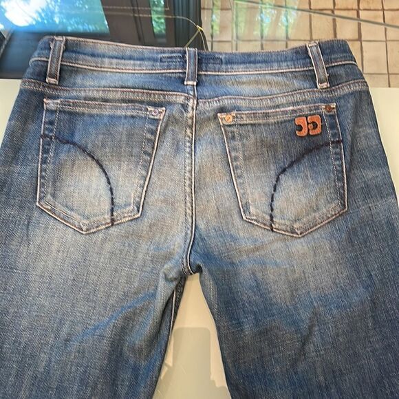 Joe’s jeans 27 socialslite faded Distressed on the bottom of both legs . - Picture 4 of 14